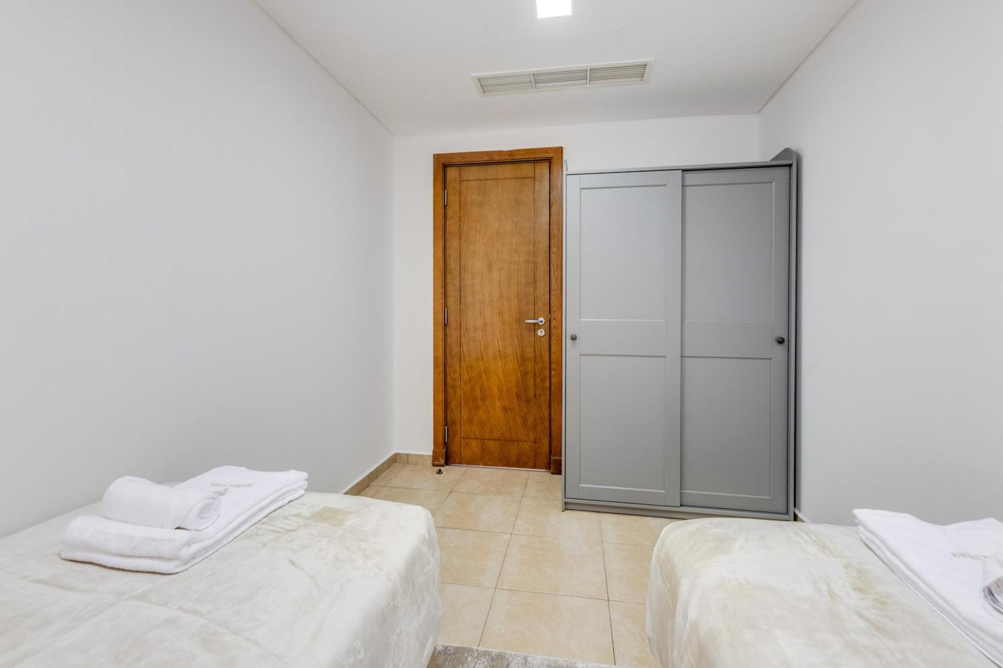 Globalstay. Luxury 3 Bedroom + Maid Townhouse With Sea View Appartement Dubai